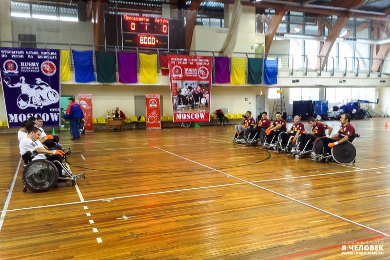 Сила в движении: сильнейшие команды по регби на колясках встретились в Москве