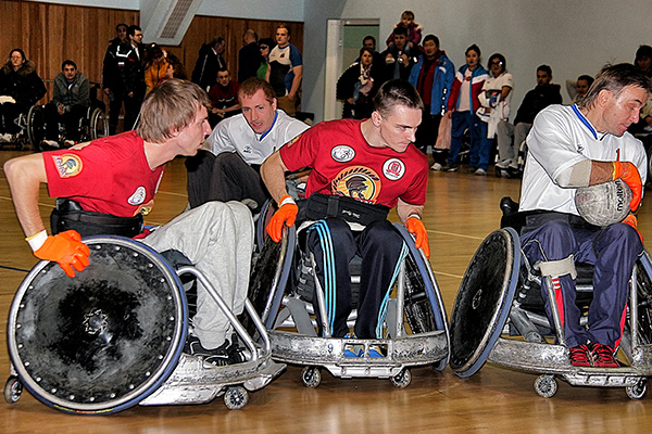Бойцовский клуб - Играть в регби можно и на инвалидной коляске